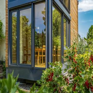 images/refenenzen/wohnhauserweiterung-holzfassade/003-wohnhauserweiterung-laerchenfassade-architektur-bundschuh-speyer.jpg